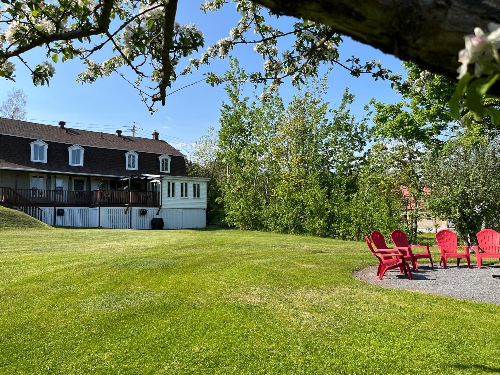 Petite Plaisance Appartements La Malbaie Luaran gambar